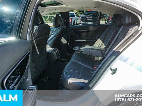 Used 2022 Mercedes-Benz C 300 Sedan image 21