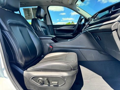 Used 2023 Jeep Grand Cherokee 4WD 4xe image 10