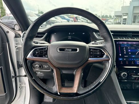 Used 2022 Jeep Grand Cherokee Summit w/ Adv Protech Group IV AWD/4WD image 16