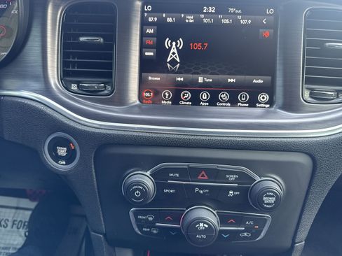 Used 2018 Dodge Charger R/T w/ Blacktop Package image 16