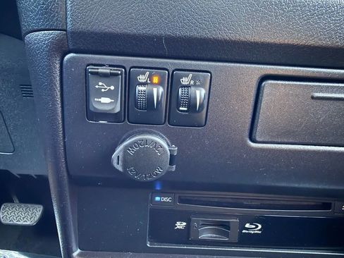 Used 2017 Toyota Sienna SE Premium image 44