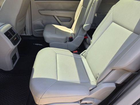 Used 2019 Volkswagen Atlas SEL FWD image 23