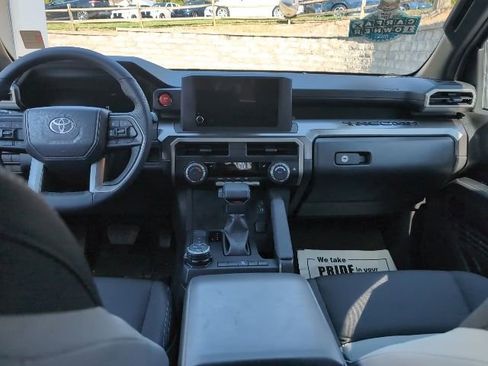 Used 2025 Toyota Tacoma TRD Off-Road AWD/4WD image 22