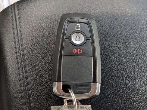 Used 2024 Ford Edge SEL image 29