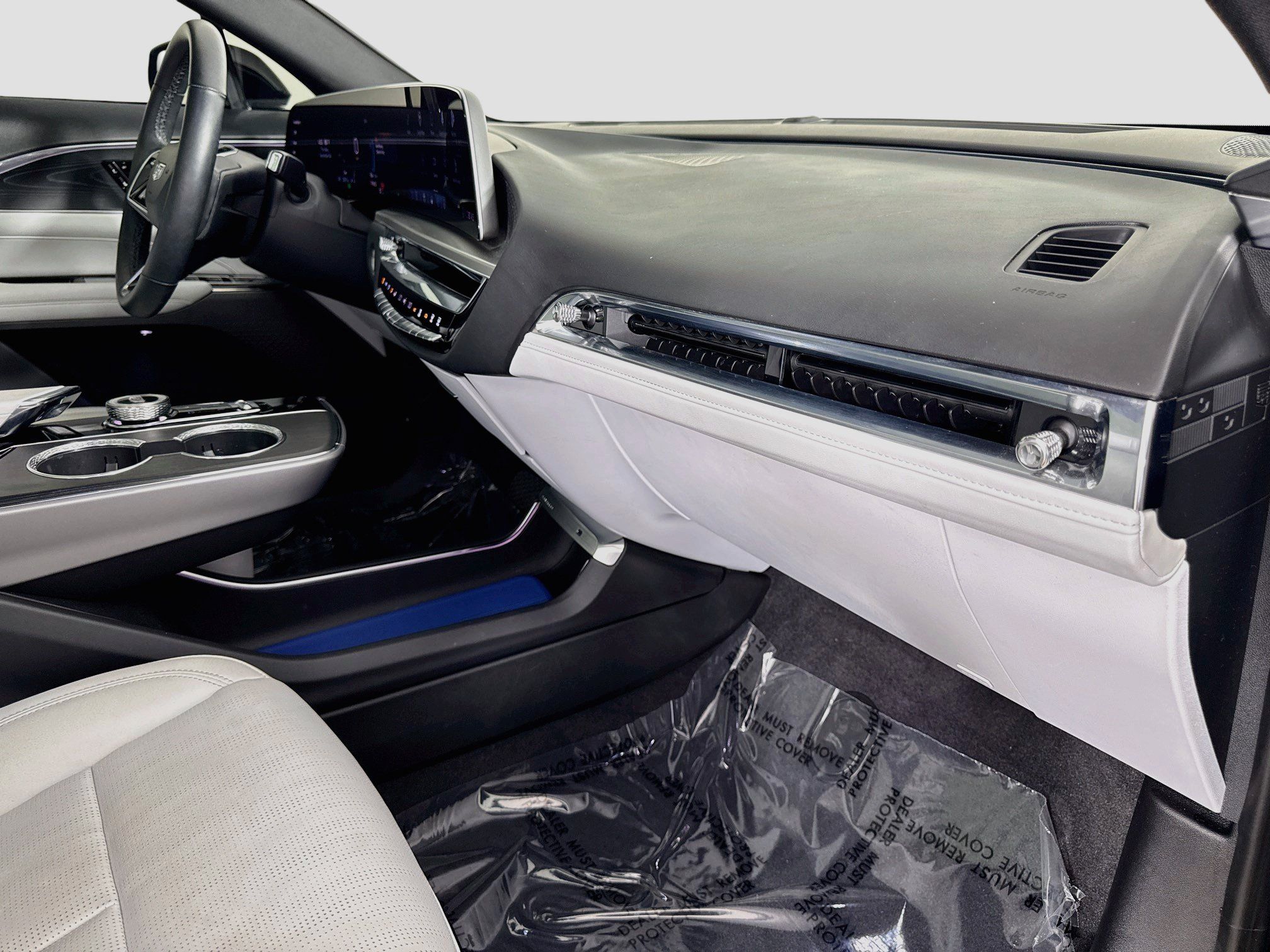 Used 2024 Cadillac Lyriq Luxury RWD image 32