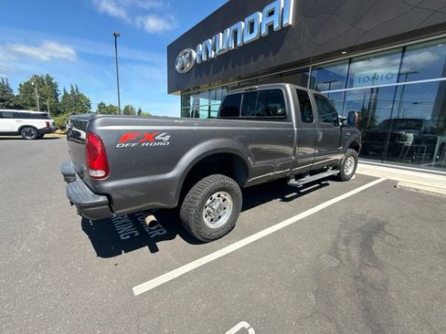 Used 2004 Ford F250 4x4 SuperCab Super Duty image 3