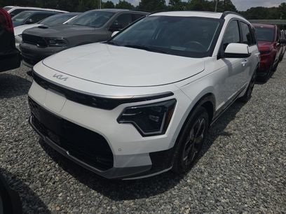 Used 2023 Kia Niro Wave w/ Wave Preserve Package