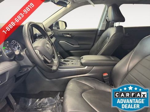 Used 2022 Toyota Highlander XLE AWD/4WD image 8