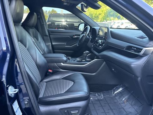 Used 2021 Toyota Highlander XSE AWD/4WD image 4