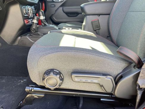 Used 2024 Jeep Wrangler Unlimited Rubicon w/ Safety Group image 17