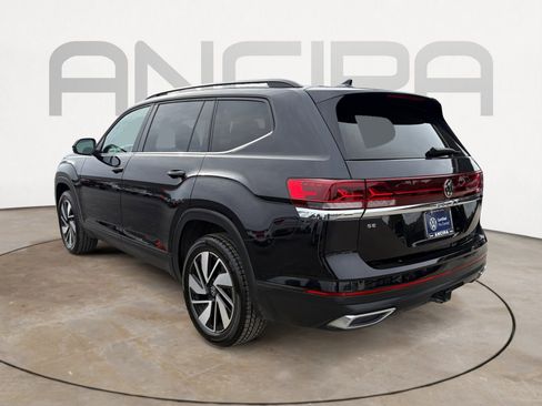 Used 2025 Volkswagen Atlas SE image 8