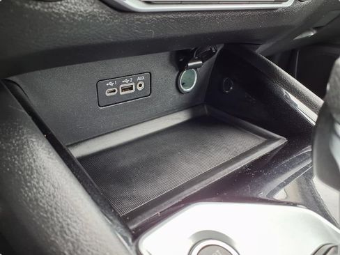 Used 2024 Nissan Altima 2.5 SV FWD image 9