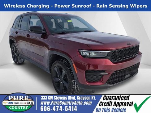 Used 2022 Jeep Grand Cherokee Altitude image 1
