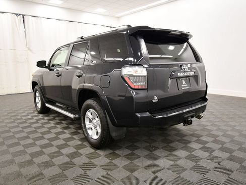 Used 2019 Toyota 4Runner SR5 AWD/4WD image 5