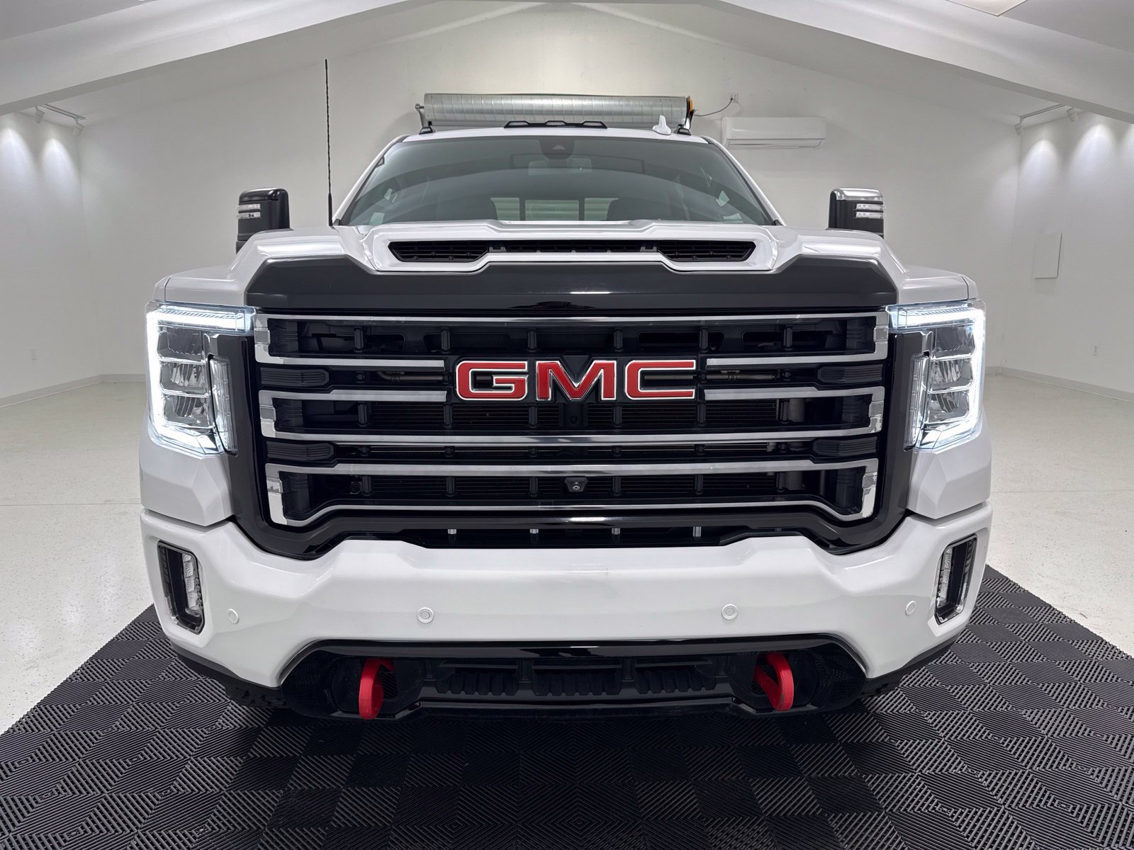 Used 2023 GMC Sierra 2500 AT4 w/ AT4 Preferred Package AWD/4WD image 2