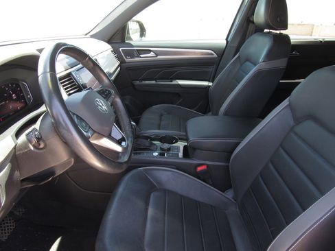 Used 2020 Volkswagen Atlas Cross Sport SEL Premium AWD/4WD image 16