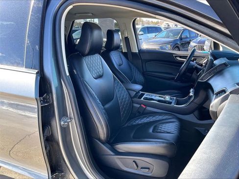 Used 2023 Ford Edge Titanium image 10
