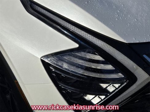 Used 2024 Kia Sportage EX w/ EX Premium Package image 11