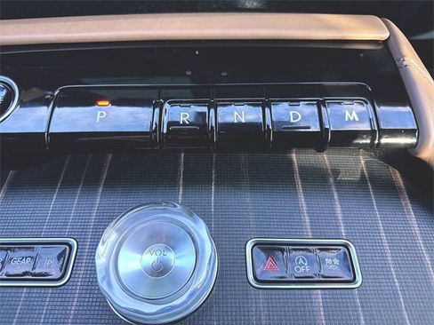 Used 2025 Lincoln Navigator L Black Label image 16