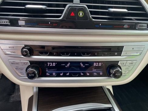 Used 2018 BMW 740i xDrive image 27