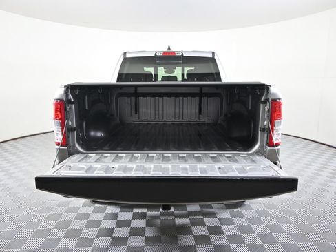 Used 2022 RAM 1500 Big Horn AWD/4WD image 6