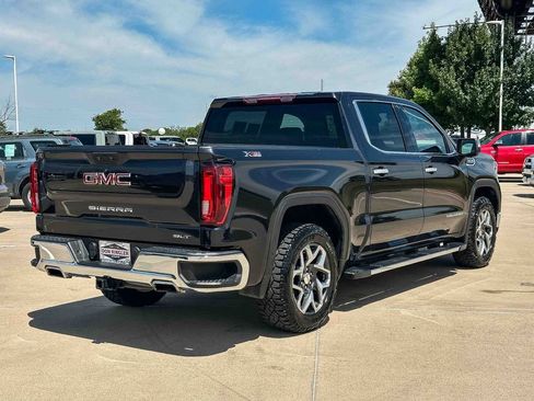Used 2022 GMC Sierra 1500 SLT AWD/4WD image 3
