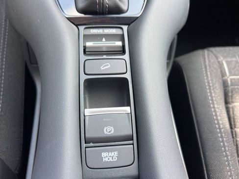 New 2026 Honda HR-V LX image 17