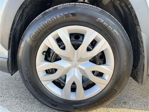 Used 2026 Toyota Corolla Cross L image 11