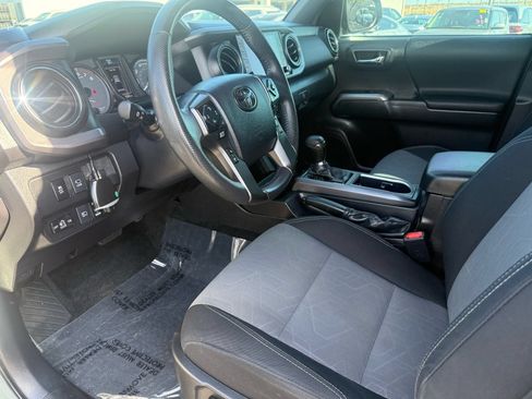 Used 2023 Toyota Tacoma TRD Off-Road w/ Advanced Technology Package AWD/4WD image 11
