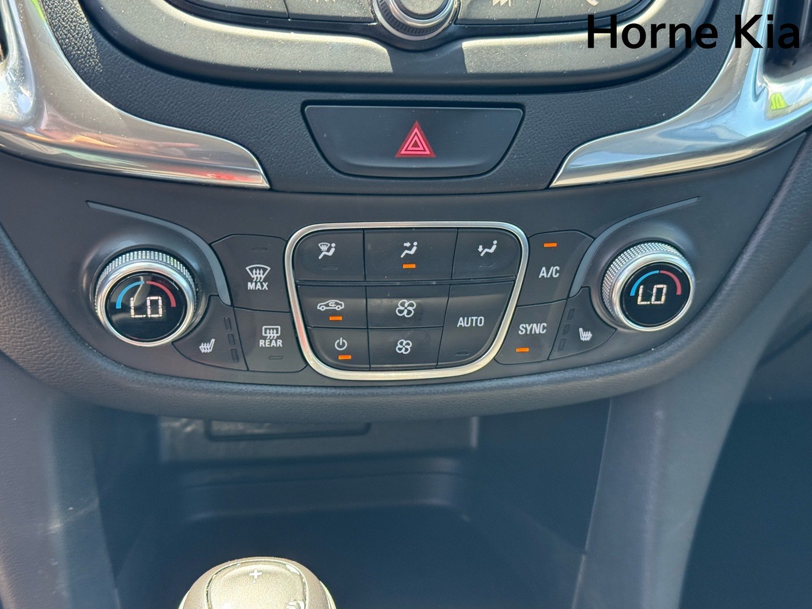 Used 2020 Chevrolet Equinox LT AWD/4WD image 23