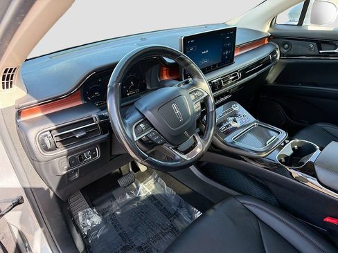 Used 2022 Lincoln Nautilus Reserve w/ Luxury Package AWD/4WD image 9