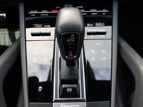 Used 2021 Porsche Cayenne S image 29