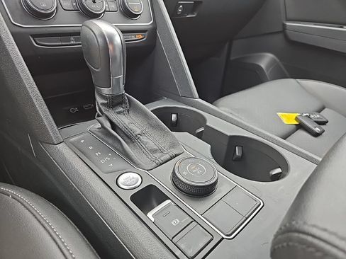 Used 2019 Volkswagen Atlas SE w/ Towing Package AWD/4WD image 19