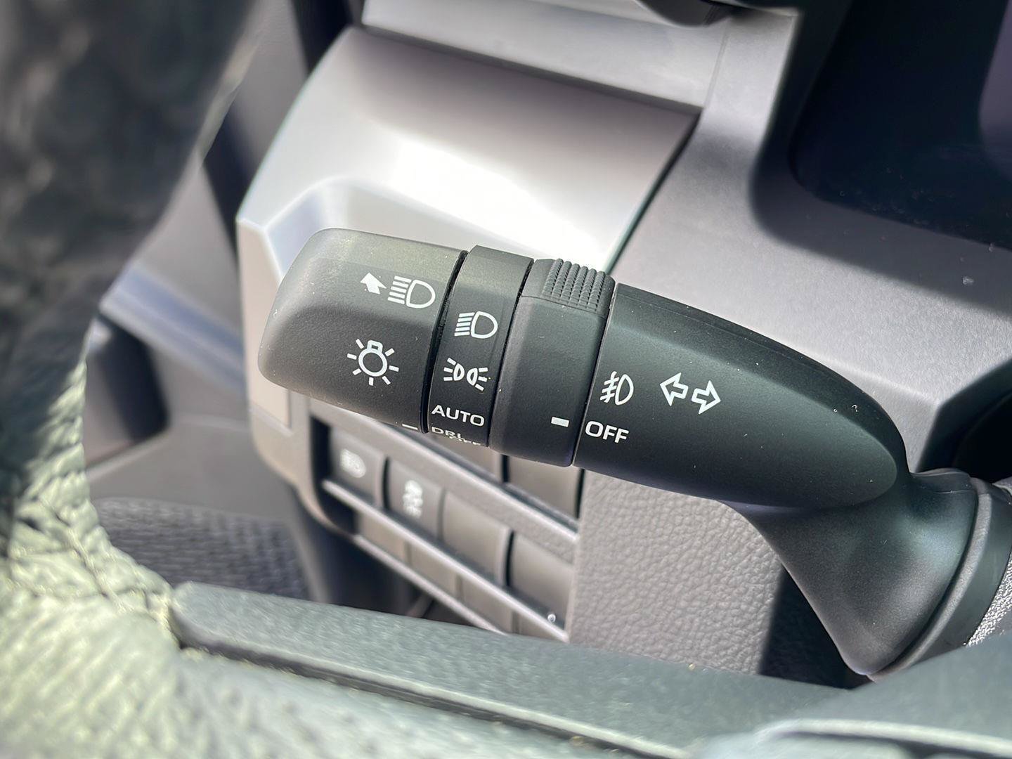 Used 2025 Toyota Tacoma TRD Sport AWD/4WD image 17