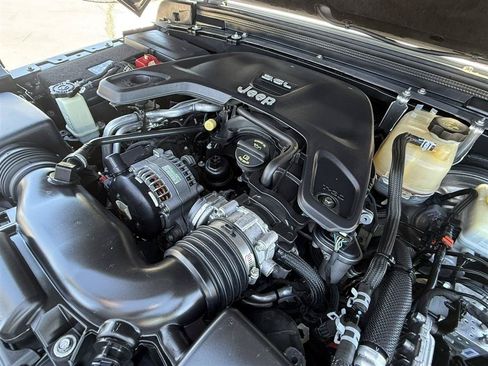 Used 2020 Jeep Wrangler Unlimited Sport S AWD/4WD image 22
