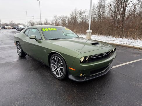 Used 2023 Dodge Challenger R/T w/ Plus Package image 8