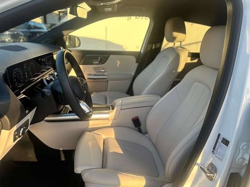 Used 2025 Mercedes-Benz GLA 250 4MATIC image 13