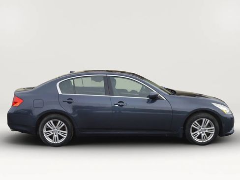 Used 2011 INFINITI G37 G37x Sedan 4D w/ Premium Pkg image 6