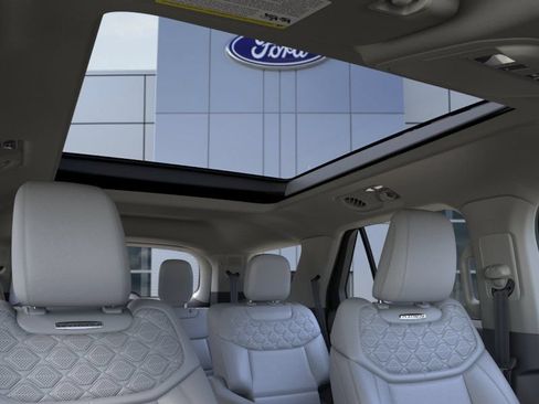 New 2026 Ford Explorer Platinum w/ LUX Leather Package AWD/4WD image 22