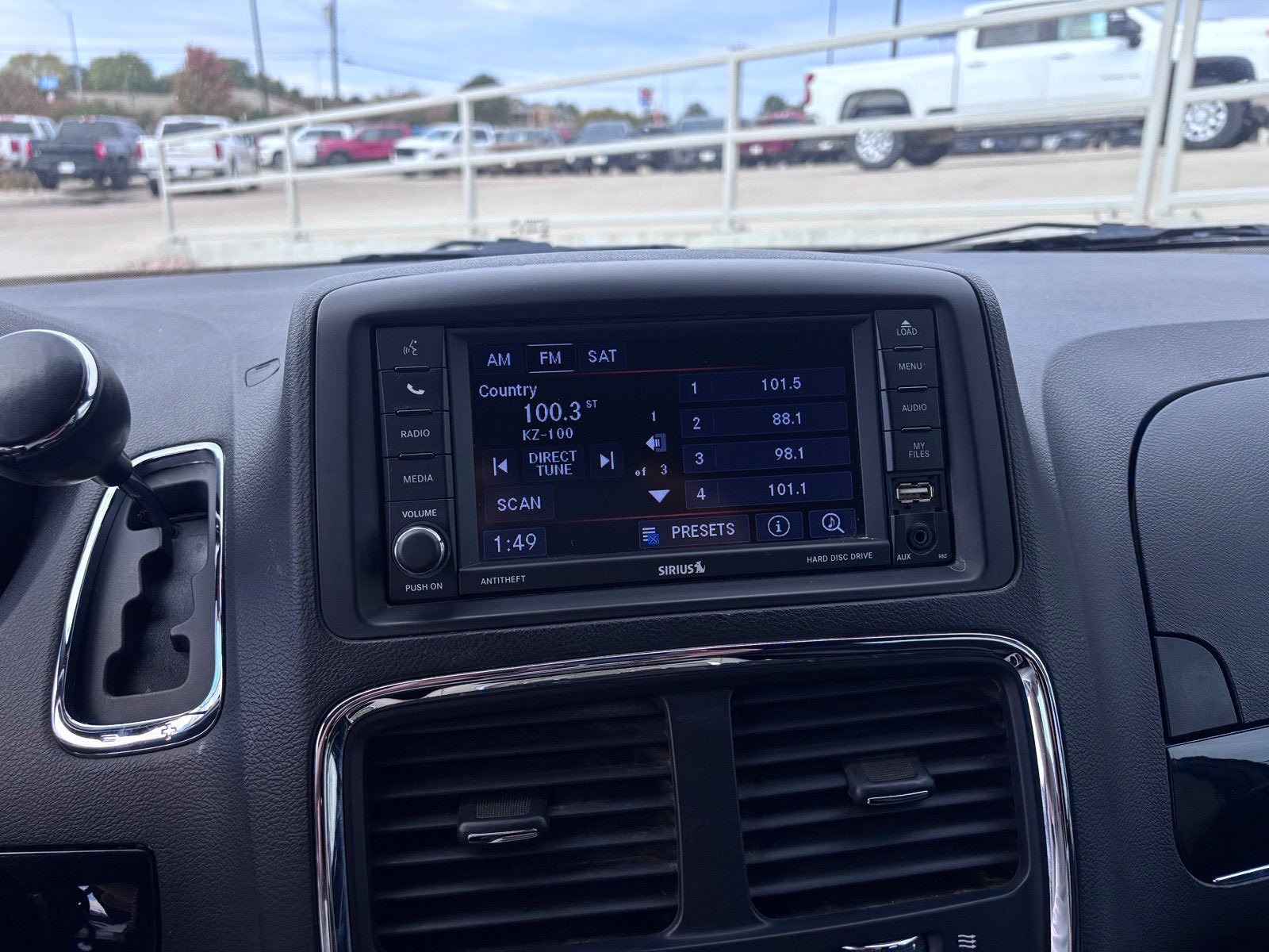 Used 2019 Dodge Grand Caravan SXT FWD image 16