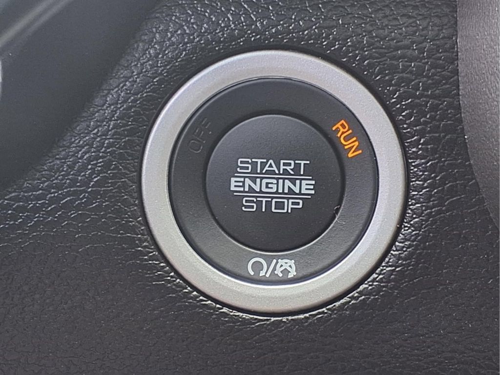 Used 2026 RAM 2500 Laramie AWD/4WD image 15