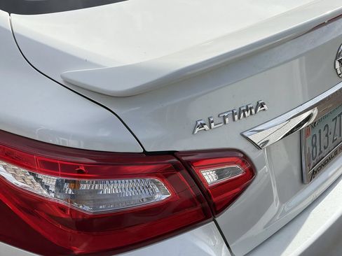 Used 2016 Nissan Altima 2.5 SV FWD image 10