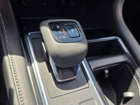 Used 2023 Nissan Pathfinder SL w/ Black Appearance Package AWD/4WD image 22
