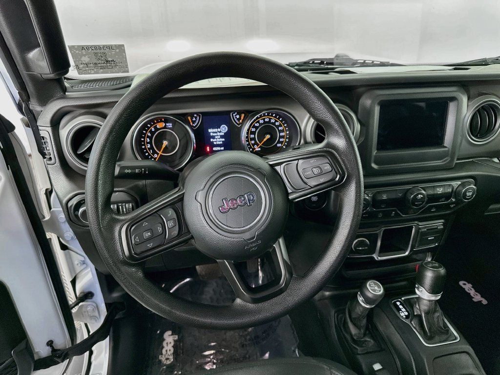 Used 2022 Jeep Wrangler Sport AWD/4WD image 30