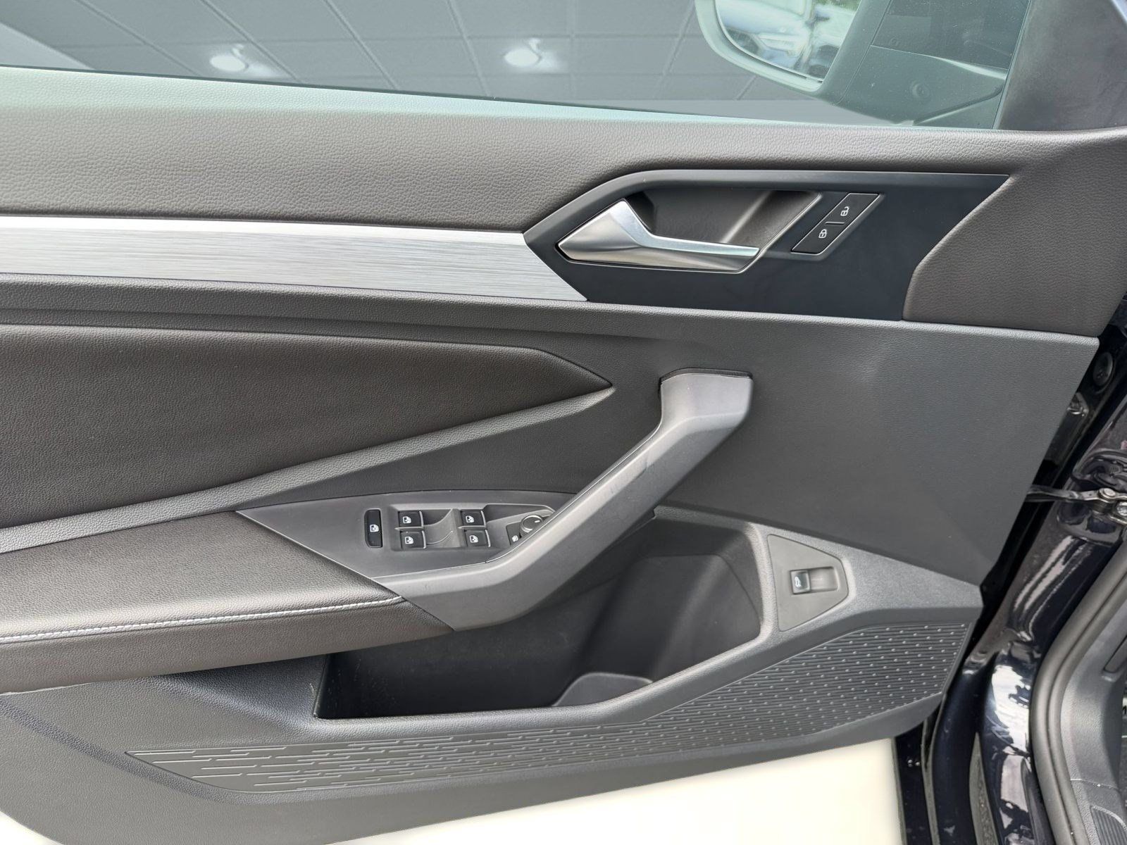 Used 2025 Volkswagen Jetta Sport FWD image 14