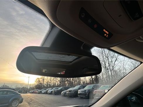 Used 2021 Buick Envision Essence w/ Sport Touring Package image 23