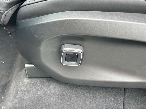 New 2025 Volvo EX90 Plus image 14