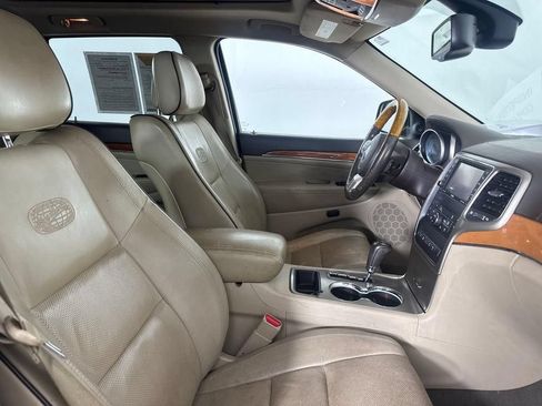 Used 2013 Jeep Grand Cherokee Overland w/ Trailer Tow Group IV RWD image 9