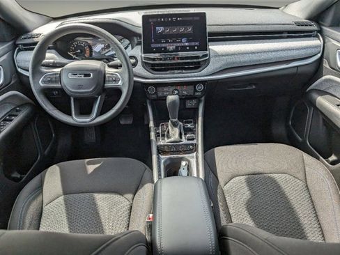 New 2023 Jeep Compass Sport image 17