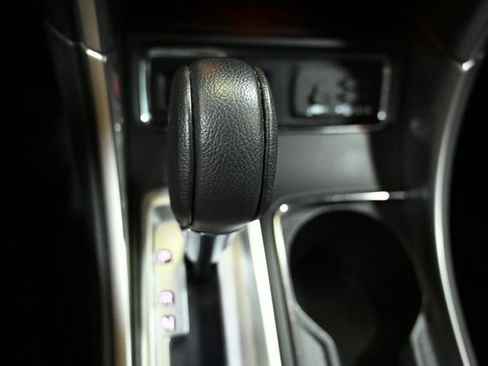 Used 2022 Subaru Ascent Premium w/ Convenience Package image 29